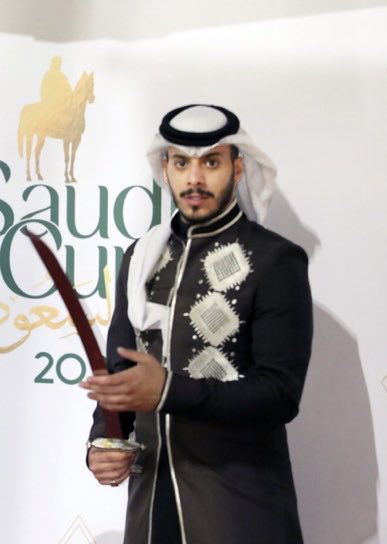 SaleHRaicng's tweet photo. وأنا لى من بغيت أمرٍ عطيته
جميع حقوقه و طرّبت راسي 💚🏇🏼

سيد الشعر وعاشق الخيل
خالد الفيصل دايم السيف ⚔️🩷🏇🏼 
TS❤️‍🔥⚔️
THE SAUDI🇸🇦⚔️ https://t.co/zDlozBKGaB https://t.co/yFsFKkuQ0S