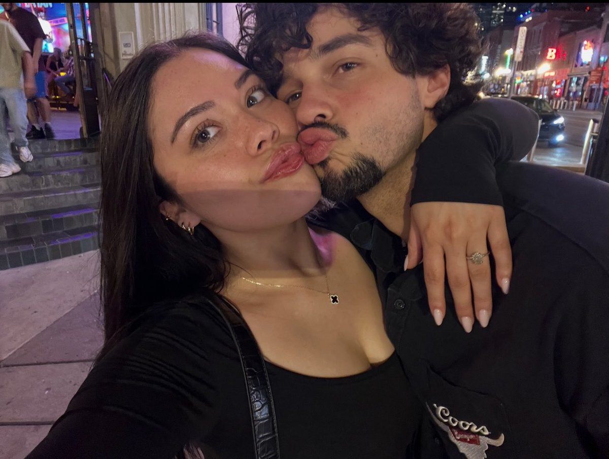 _sskylaa_'s tweet photo. me and hubby 😛🤭 https://t.co/npeAPG21gv