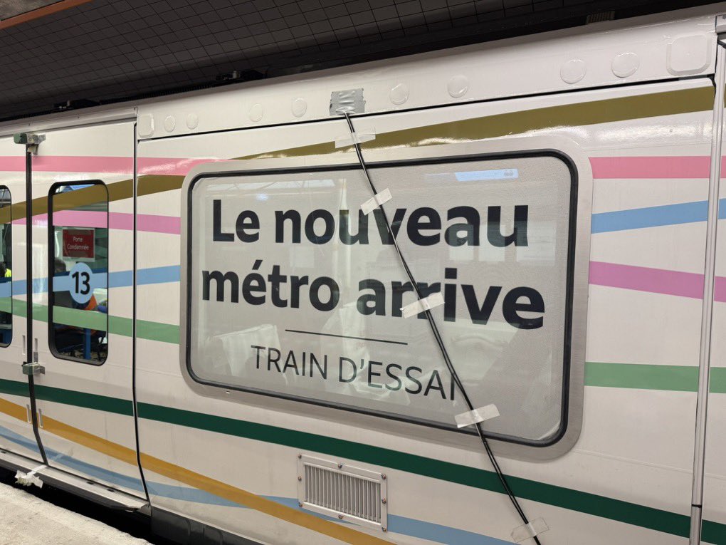 metropulser's tweet photo. 📸 Magnifique photo du MF19 prise par @ StitchOnX ! 🚇✨

Vous en pensez quoi de ce nouveau métro ? Dites-nous votre avis en commentaire ! 👇

#MF19 #Métro #RATP #Paris https://t.co/eIpZF4LOgy