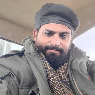 Alwajih_YM's tweet photo. ايش اسمك يابطل ؟
- مكحل تعز 
وذلحين !؟
- مكعل تعز

عاااشت الأسامي https://t.co/zsU7rpa0lI