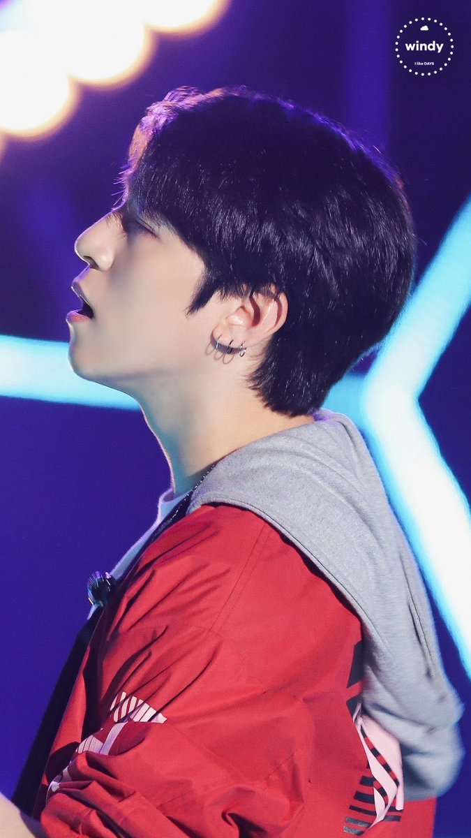 flowerybob's tweet photo. welcome back this sungjin 🫠 (without 3 piercings)

261004                                             191019 https://t.co/Z946Dz3tp8