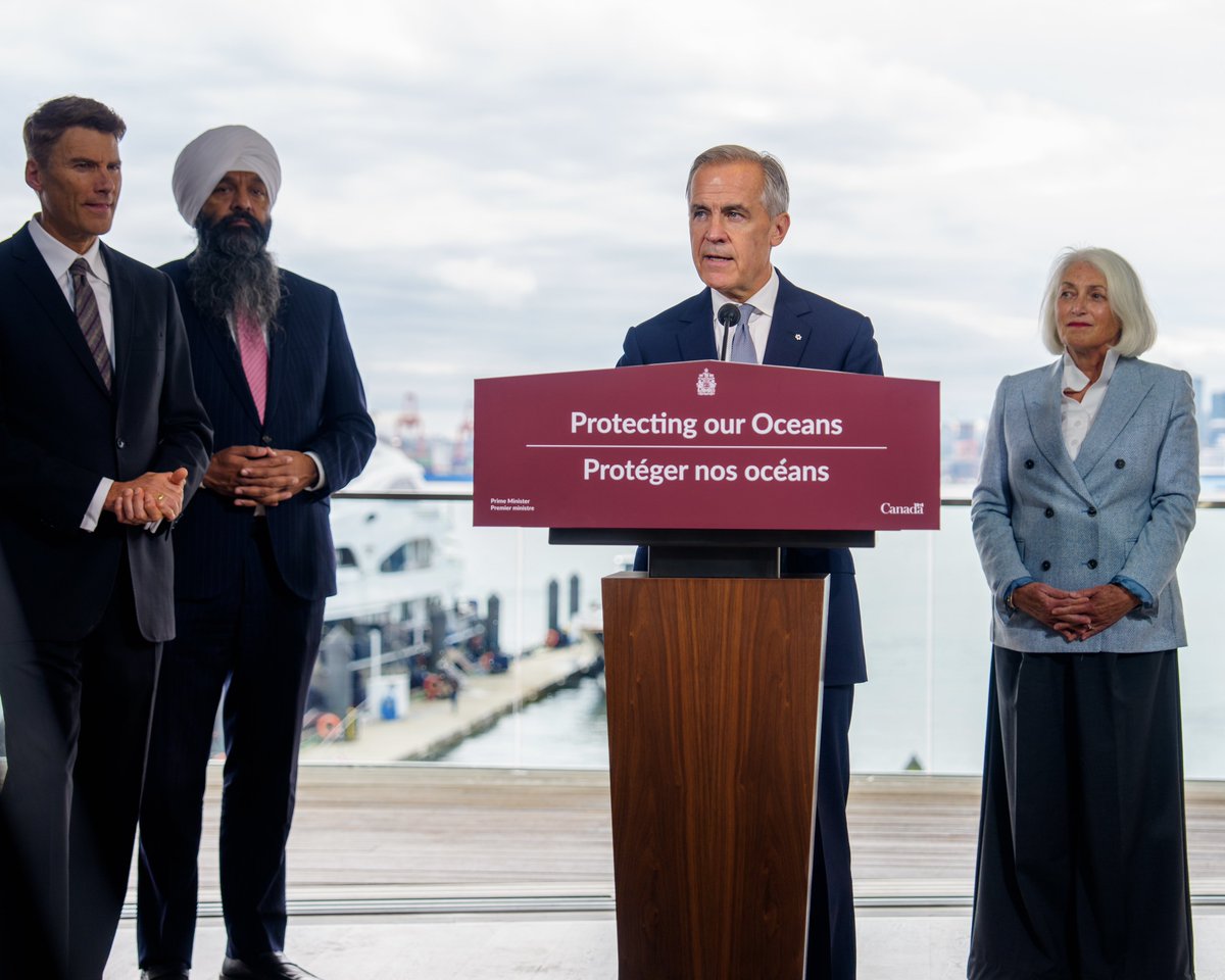 MarkJCarney's tweet photo. Canada has the longest coastline on Earth. We are an ocean nation.

That’s why we’re backing front-line conservation efforts with more than $1 billion to protect them. 

Our oceans shaped the Canada we know today — and how we treat them will shape our future. https://t.co/QelpXROdAK
