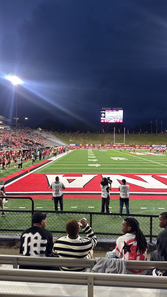 Agent0Malicah's tweet photo. Had a great time at the Louisiana Ragin’ Cajuns Homecoming Game Day Visit! 🌶️🐊 Appreciate the hospitality and the opportunity to be around the program. Thank you for having me! #GeauxCajuns @RaginCajunsFB @CoachGBarlow @coachsalgado @leg12tim https://t.co/COCOzWLrrm