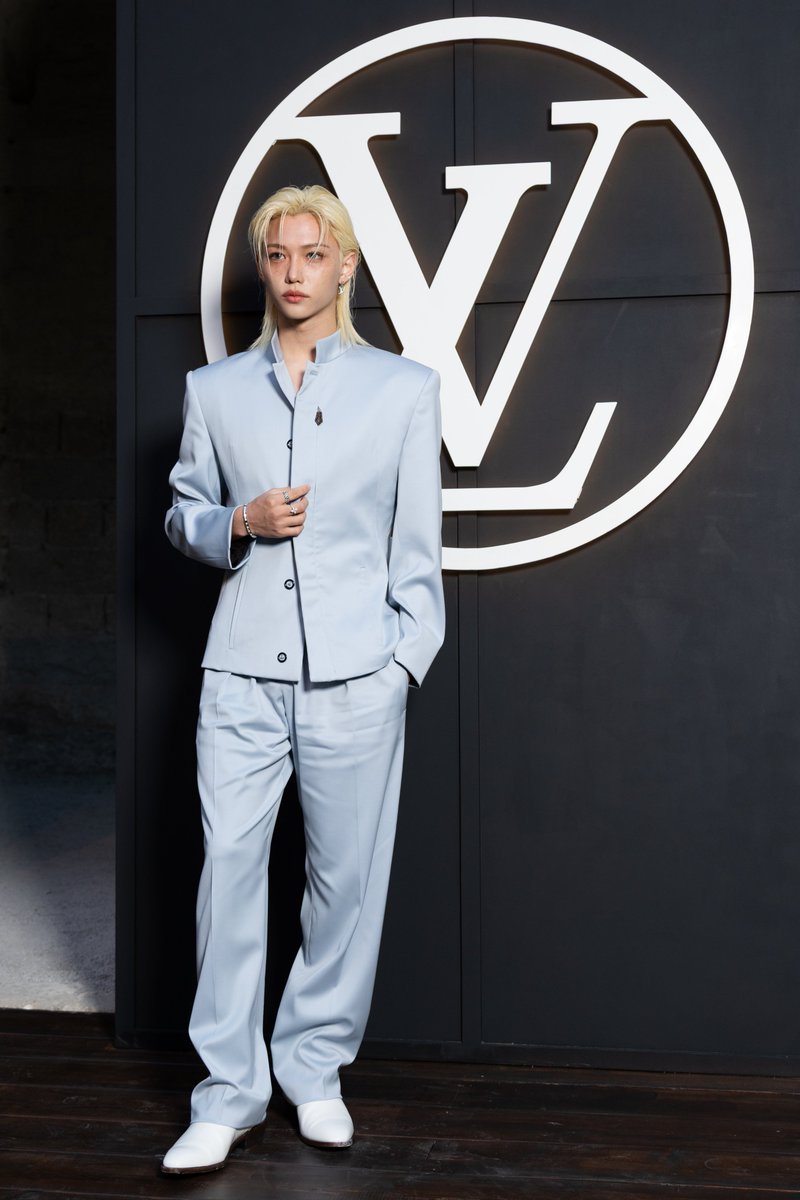 FLXCentral's tweet photo. TRENDING PARTY 28 🎉🖤

Let's support our Fashion King this Paris Fashion Week, let's drop these tags multiple times daily until #LVSS27 show 🔥

✅ Reply/QRT
✅ Use tag generator : https://t.co/77fstr1B71
✅ RT ALL replies/posts w tags🔁

FELIX ICÔNE DE LA MODE
#FELIXxLVSS27 #FELIX 
@LouisVuitton