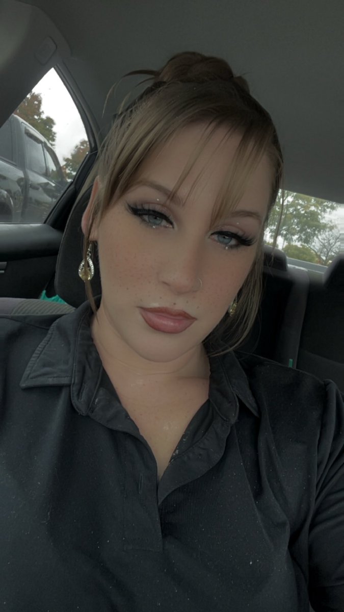 Bakingbettiee's tweet photo. Wishing I could just sit at home and make money. #bigdreams #highhopes https://t.co/Hkbr8W96em
