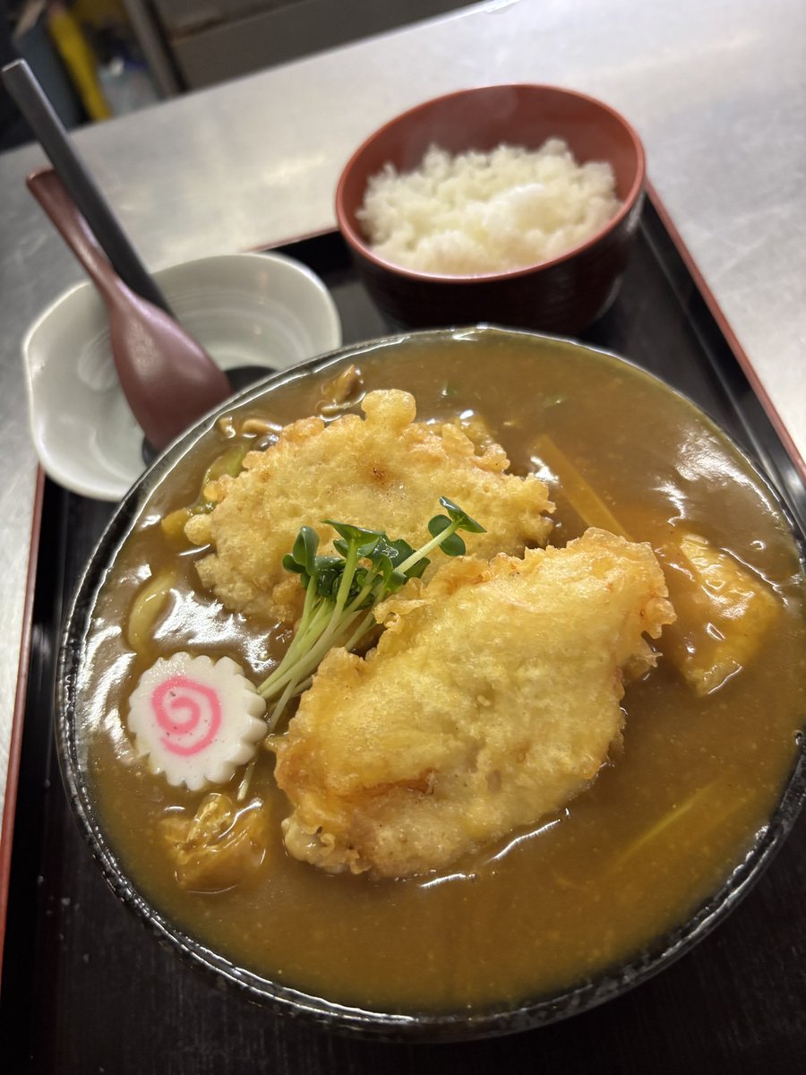 toysudon's tweet photo. おはようございます
本日🈺
昨晩賄いで当店の一日おいた
うどん、煮込みで実食
煮込んでも煮崩れしませんし
ふやけずしっかり弾力もあり
これからの時期煮込み推進！
あと
年配の方セット物
ボリュームある為注文時
ご飯かうどん少なめ推進中
🍚は変わりませんが
うどんは割引ます
無理なさらずに https://t.co/574E8M6WEM