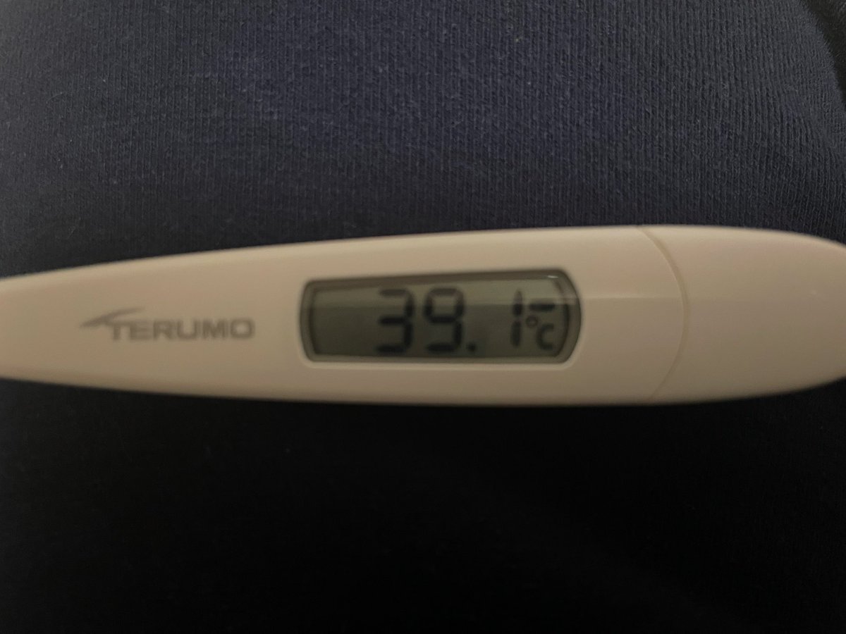 vccjbcs's tweet photo. 看護師さんに体温計渡され測ったら、
39.1℃……終わった…退院延期だわ。
インフルの可能性大じゃん😇 https://t.co/GQyUin6aWc