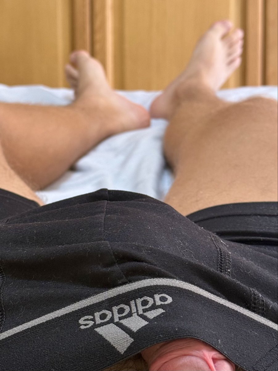 aleeglom's tweet photo. Noches👣 https://t.co/zFPN1WCxGl