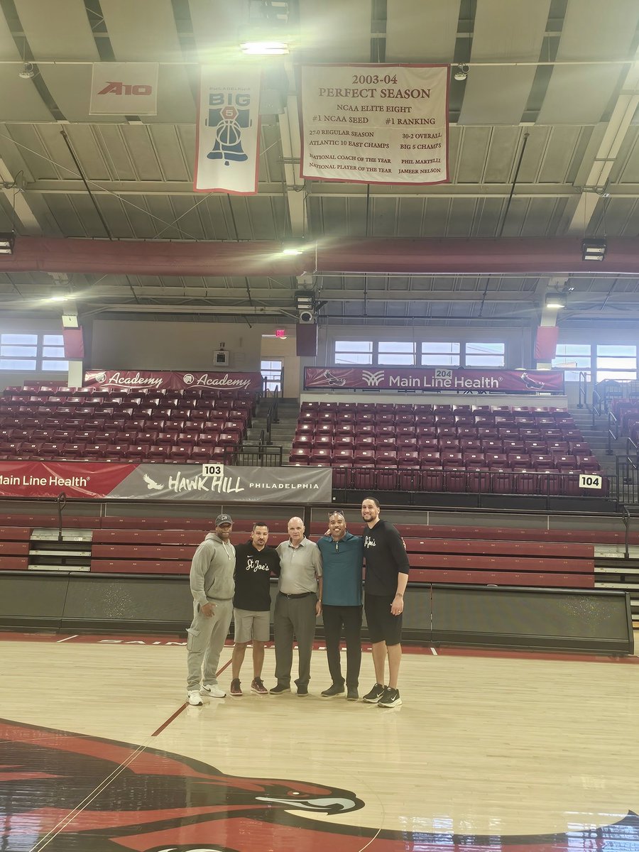 PhilMartelli's tweet photo. Thank you to @Ash_Puri, Dr Cheryl McConnell, and Katie Shields for inviting me back to Hawk Hill. Great being with so many former @SJUHawks_MBB players. https://t.co/qhdaW0pFaq