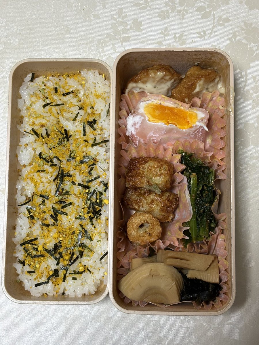 kota_DMER's tweet photo. 今日のお弁当🍱
チキン南蛮、ハムエッグ、ちくわの磯辺揚げ、ほうれん草の胡麻和え、筍の煮物、のりたま
#お弁当
#お弁当記録 https://t.co/OvTakPJKB0