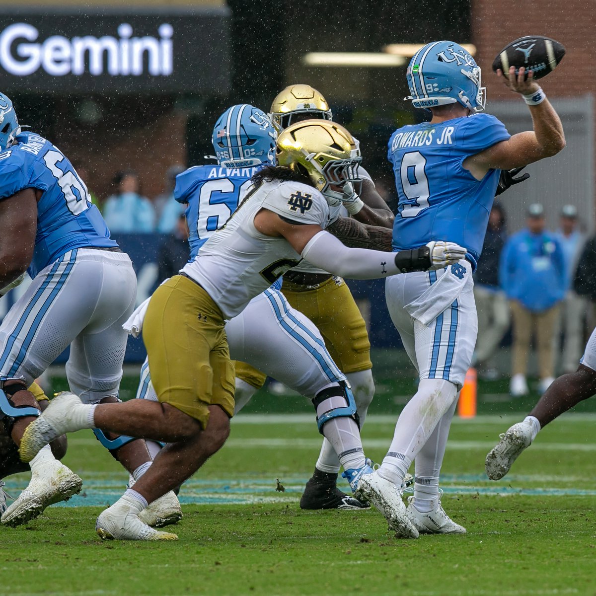 jacksoble56's tweet photo. Kyngstonn Viliamu-Asa has rushed the passer 19 times so far this season. He hurried or hit the quarterback on 8 of them, including 3/5 yesterday.

Min. 15 pass rush snaps, KVA's win rate of 33.3% is tied for the national lead among linebackers.

https://t.co/i3dBjVebai https://t.co/gHTlokpubD