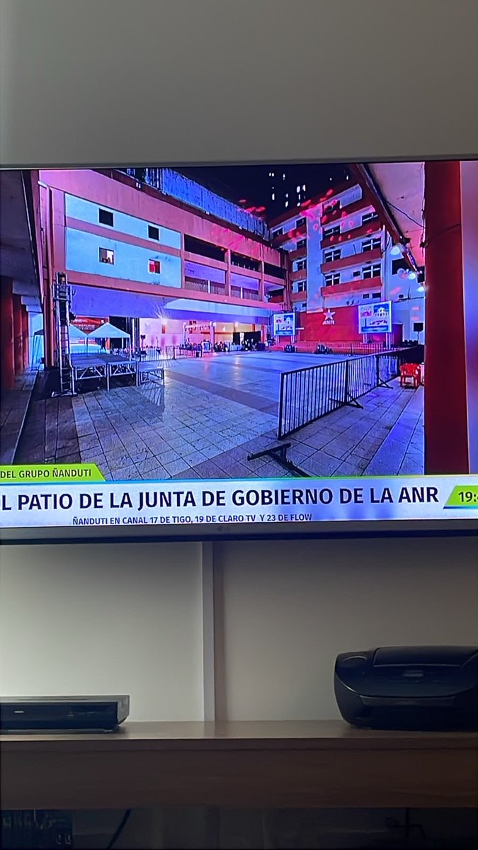 aagripinaa's tweet photo. JAJAJAJAJAJAJAAJAJAJAJAJAJAJAJAJAJAJAAJAJAJAJAJA vacío así. JAJAJAJAJAJAJA aaaaaaaaay, soy will smith en en busca de la felicidad cuando le contrataron para el laburo. https://t.co/qd5tAkgkbg