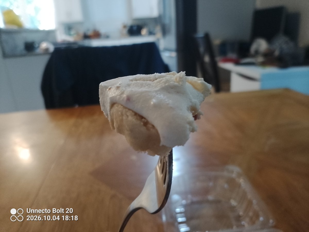 ShaodexRK's tweet photo. 🧡🖤-"Just Eating Guava"||❤️🍰
(Sweet Cravings Activated) 💗💞💘
•
•
—(Ill also save it for later!, Also gonna post something more soon latee ^^ ✨️v✨️)
#CreatorPost #RK_Post #irlpost
#dessert #randompost https://t.co/4EwscYXOV7