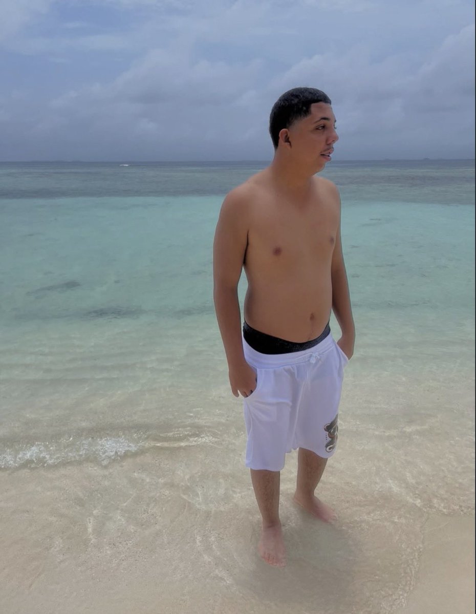 champlobbies's tweet photo. Turning 21 feel like this https://t.co/rCHwCECgpo