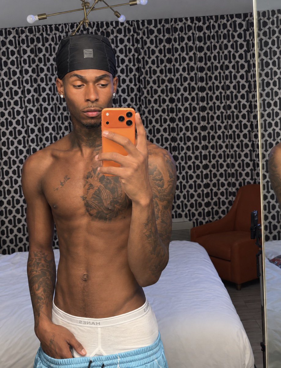 itxScarFace's tweet photo. Look me in my eyes, when I say I love you am I lyin🥺🫣 https://t.co/FaT2RhoZmB