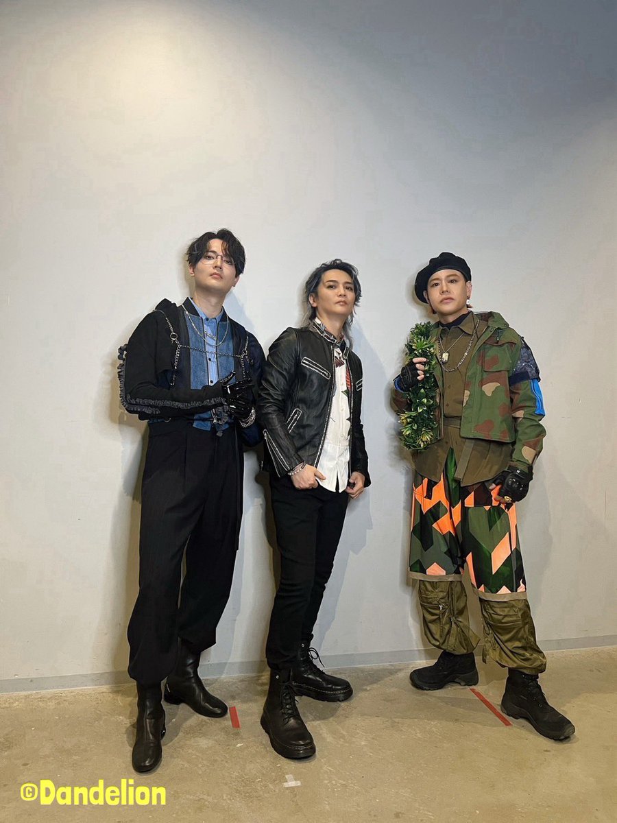 Dandelion_Ltd's tweet photo. #ヒプマイ12thライブ DAY2
 #浅沼晋太郎 出演
ありがとうございました🎤☠️🟦✨️
ヨコハマでのライブ最高でした🙌
(ダンデ2号) https://t.co/l18DLPGMUK