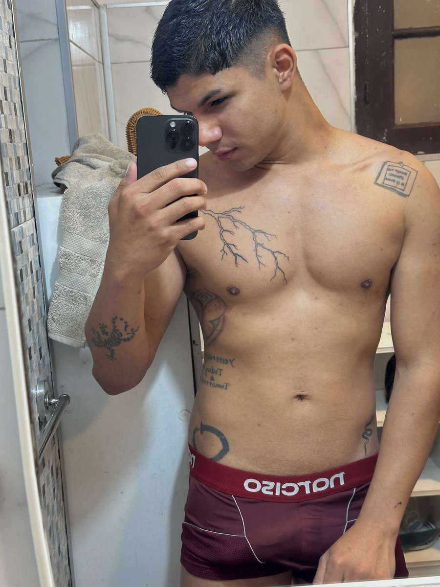 mauribueno1999's tweet photo. 🛁🧖‍♂️ https://t.co/9ondpWJBIX
