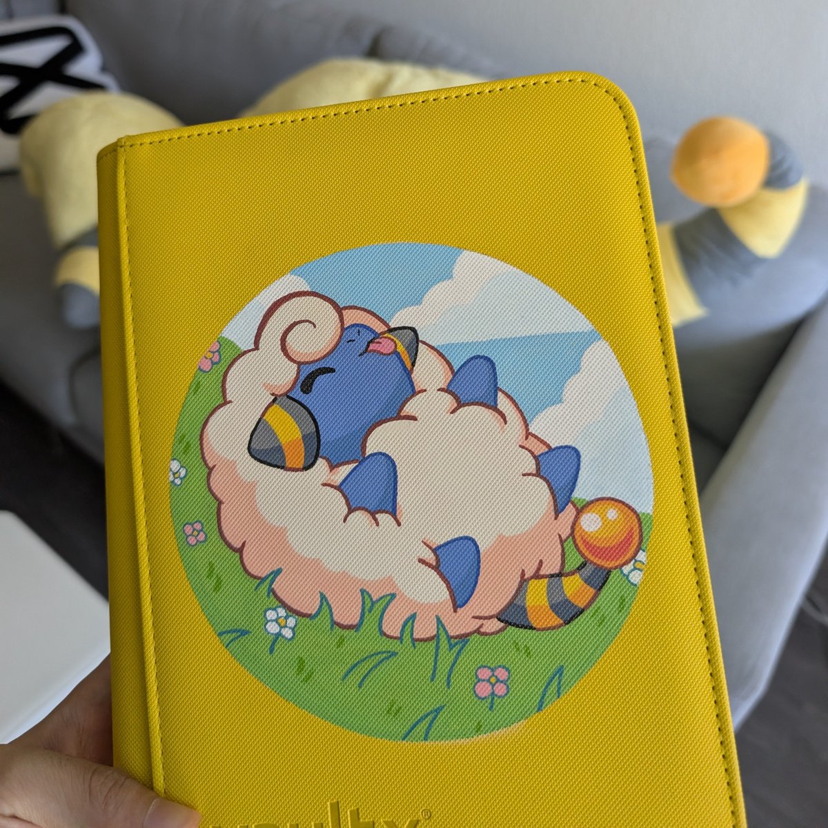 thuyenleaf's tweet photo. took my bf to local card shop for bf day and bought him more mareeps for his binder 🐑⚡ https://t.co/sbVhJFrTOI
