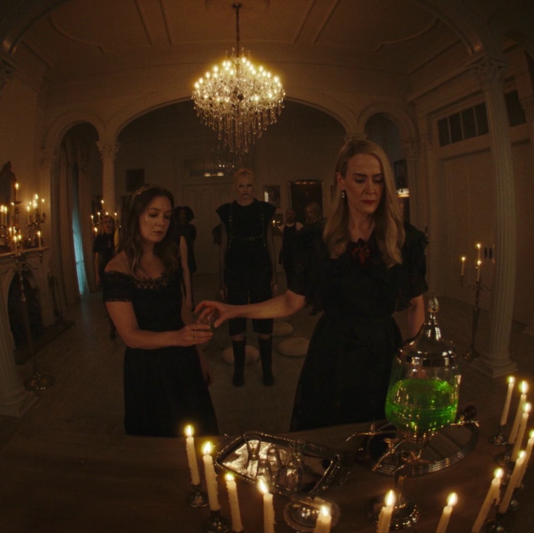 illusauter's tweet photo. absinthe is a legendary strong alcoholic drink that featured in ‘coven’, ‘hotel’ and now in #ahs13, and is indeed often called the "drink of the gods" as well as the "green fairy" (la fée verte)

👇🏻🧵 thread of explanation https://t.co/BMX0kwKA6e