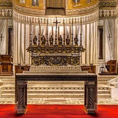 AntL_09's tweet photo. @TozziDumbass @McCarthyist2 Our altars don't look like that. https://t.co/bnnqDOWKYG