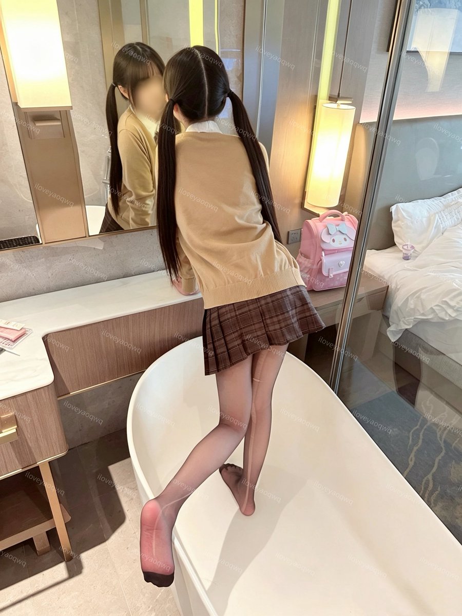 iiiouotut's tweet photo. 我的脚好粉 #男娘 #萝莉 #s https://t.co/63iNY1OKvV