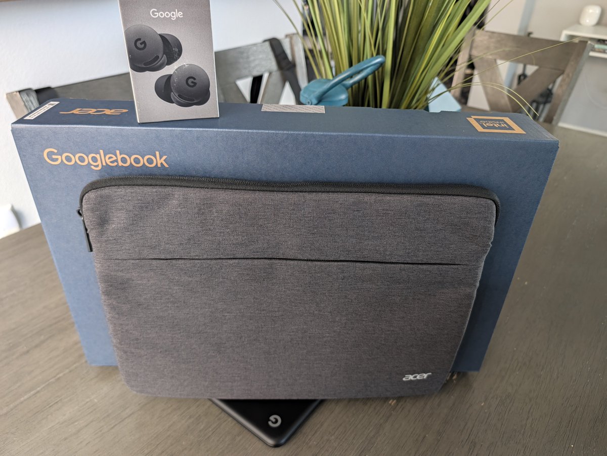 CorysTechTime's tweet photo. I'm super excited to get this Acer Googlebook 14 unboxed and set-up https://t.co/P34yMB7I8Y