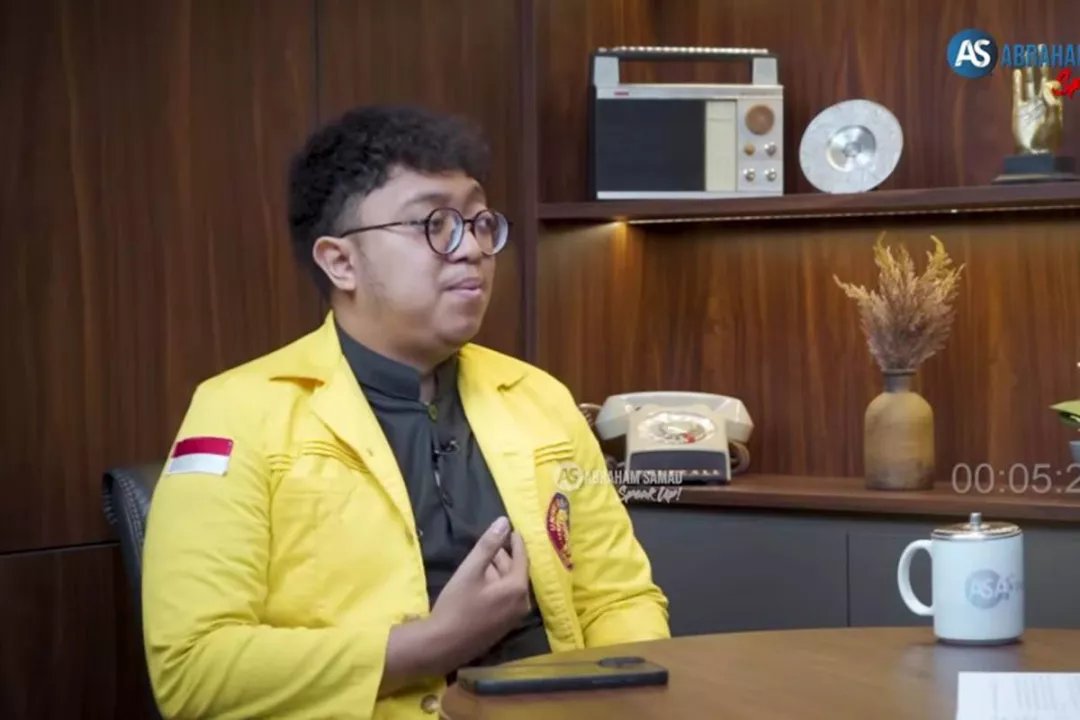 achmadimas's tweet photo. Liat story fathimah, baru aja malam ini koordinator sospol @bemuiofficial Hafidz Hernanda mendapat teror orang tak dikenal (motor ditendang, dipukuli, diancam, barang diambil). 
Terjadi hanya beberapa hari setelah kabar rencana aksi besar. Bentuk pengancaman &amp; pembungkaman? https://t.co/uAD5kPfR6H