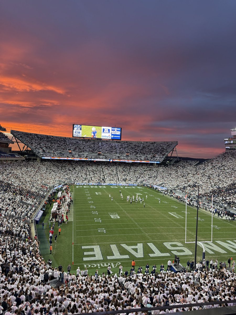 PSU0721's tweet photo. @RentYourStocks That is awesome! State College PA is isolated in the mountains, in the middle of farm country. This is from the heartbreaker against Wisconsin this year https://t.co/sjOqdn5oh9