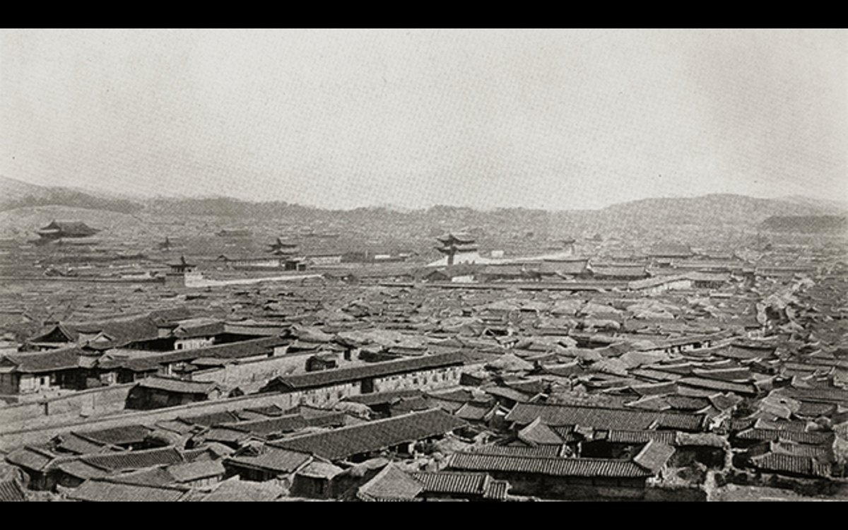 UltraRightK's tweet photo. @jdmwjgg11 @66YXZLC2sgAoHKp @riyonriyon0 he showed image of countryside too 😂, why you show modernized westernized tokyo, so stupid, here is pre-modernized seoul. https://t.co/g3wPhnWOPx