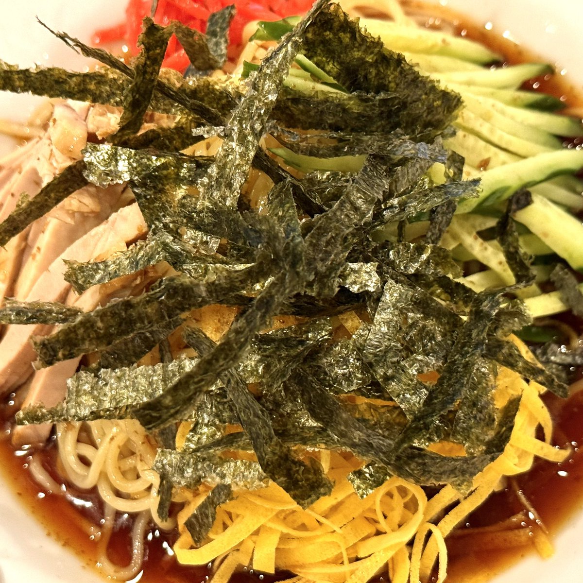 manabukun28's tweet photo. 🔵豊洲の『#やじ満』にて、
◾️冷やし中華
◾️中華スープ
（＾∇＾） https://t.co/3kjbvCExfZ