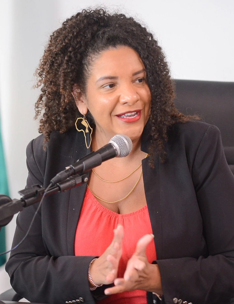 poponze's tweet photo. Índia Armelau (PL), Renata Souza (PSOL) e Dani Balbi (PCdoB) foram as mulheres mais votadas para Deputada Estadual no Rio de Janeiro, com 73% das urnas apuradas. https://t.co/5jVCJAUZNe