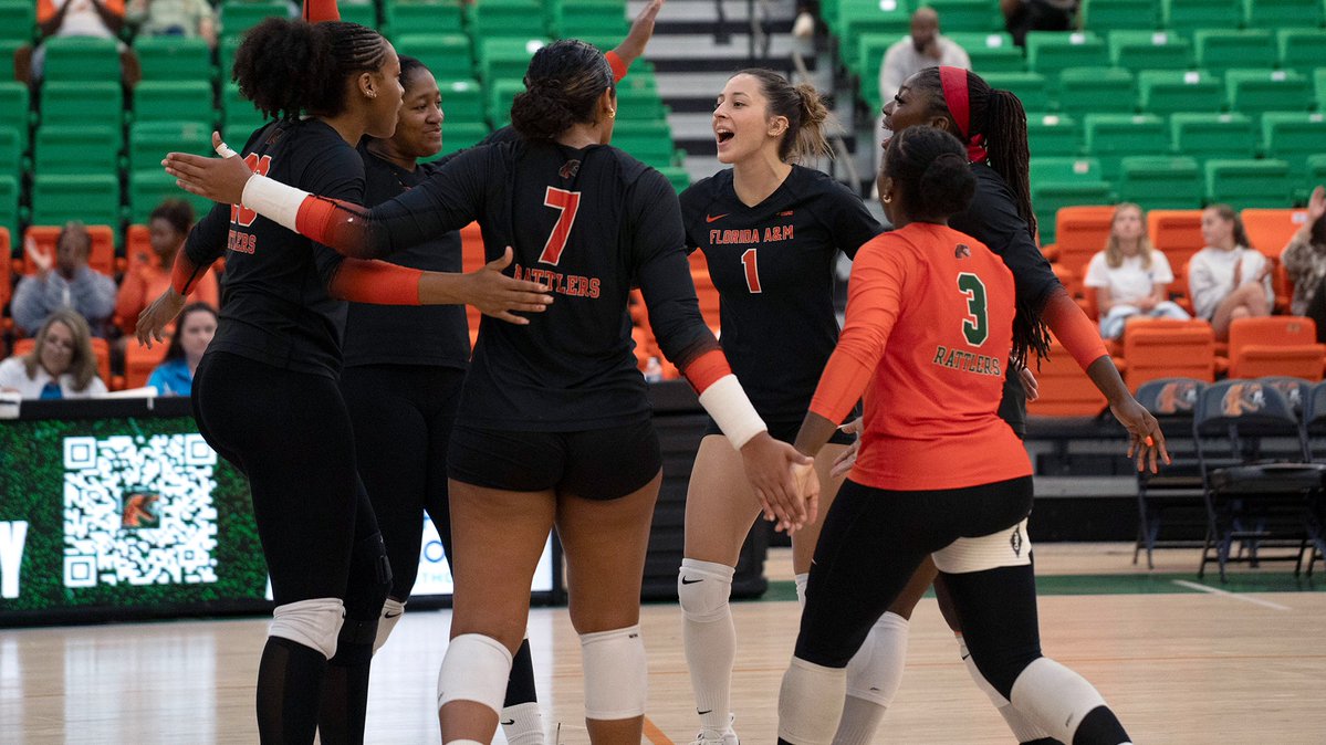FAMUAthletics's tweet photo. ᴠᴏʟʟᴇʏʙᴀʟʟ ᴄᴏᴍᴘʟᴇᴛᴇꜱ ᴍɪꜱꜱɪꜱꜱɪᴘᴘɪ ʀᴏᴀᴅ ꜱᴡɪɴɢ ᴡɪᴛʜ ᴡɪɴ
Story Link: https://t.co/ZT99SvlVfv
#FangsUp | #FAMULY https://t.co/EKnJj6M5fy