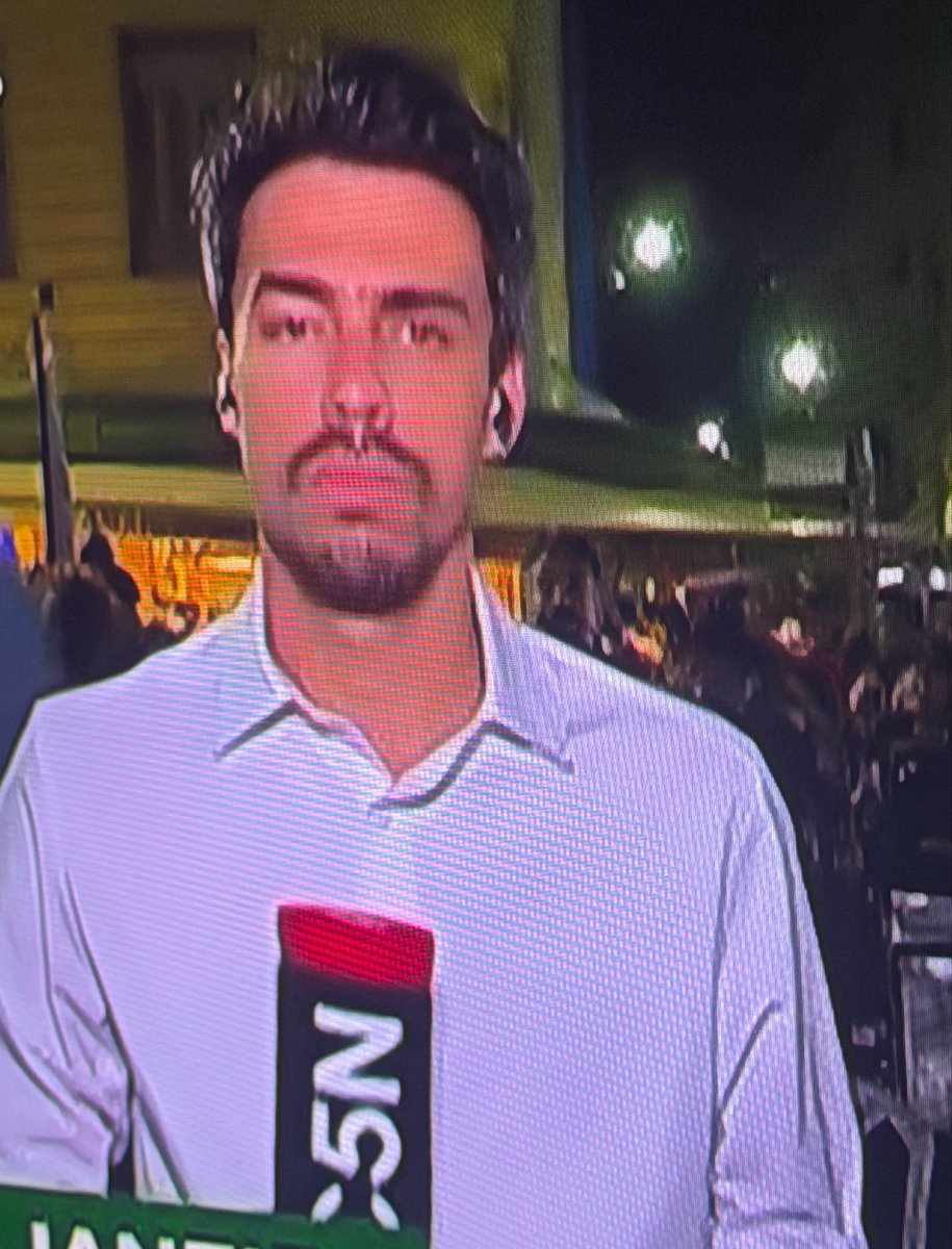 therealbuni's tweet photo. Caras de Alegría en C5N por las elecciones de brasil https://t.co/5ZknBrLaOu