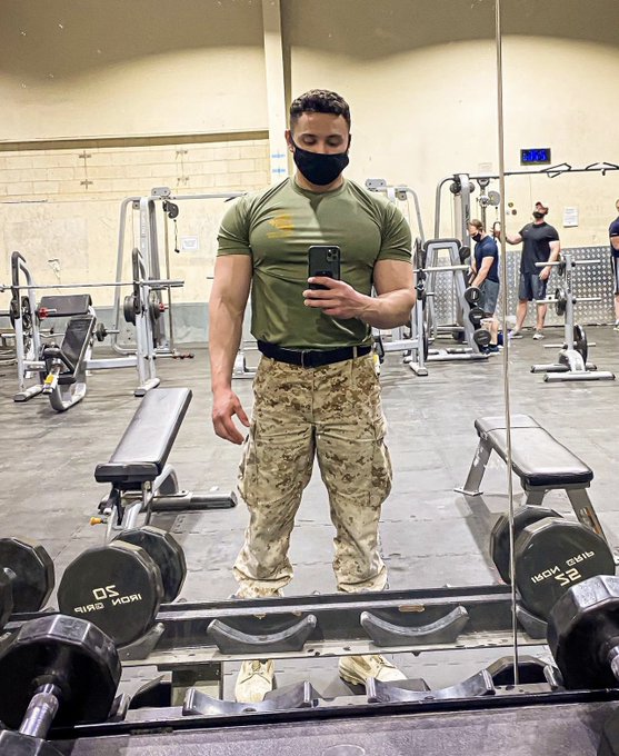 risyfredster's tweet photo. uniform's tight today. can't focus on anything else https://t.co/1fg1PeMUaU