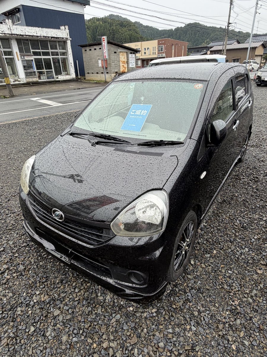 c_pstore's tweet photo. ミライース
ご成約ありがとうございます🙇‍♀️

軽自動車の燃費良し代表車両
お店の前を通りがかりで来店いただき即決いただきました。

他社で購入予定を決めていたらしいのですが、追加費用が諸々後出しで言われ
不信感だったということですが
本当のところは不明ですが

真っ当に地道にやります https://t.co/x5eRgDXoZQ