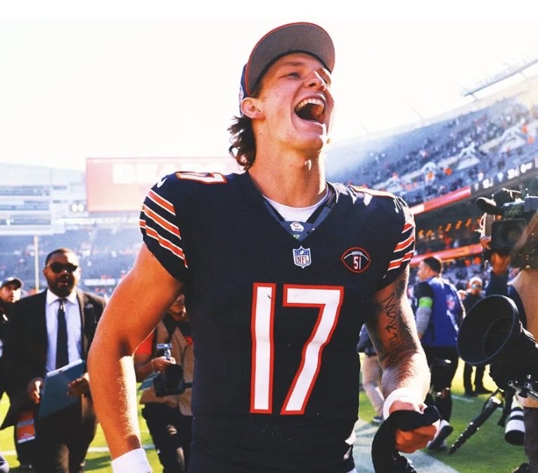 NflOutdated's tweet photo. After Week 4 one thing is clear in the NFC North. Tyson Bagent is better than Kyler Murray and it’s not close. https://t.co/NQlWrlLjuK