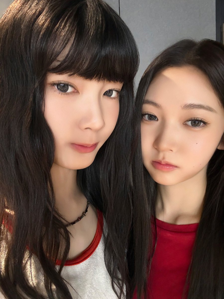 SeahFRANCE's tweet photo. TWITTER 𑣲⋆ 03.10.26

#SEAH : with my GRLS ˚₊‧

(1/2)

#세아 #TUIDE #튜이드 https://t.co/02aUPZWOr8
