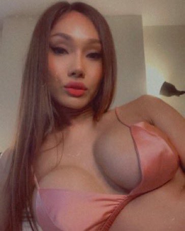 Transdebre5bfr's tweet photo. Come stare &amp; ruin this body 🥵🖤 https://t.co/fZXaCQKYQx