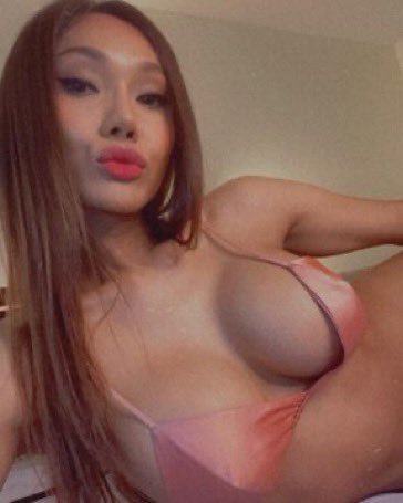 Transdebre5bfr's tweet photo. Come stare &amp; ruin this body 🥵🖤 https://t.co/fZXaCQKYQx