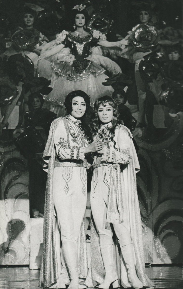 RoVBookShelf's tweet photo. From Takarazuka Graph The Rose of Versailles Special Edition. November 1975

The Rose of Versailles: Andre and Oscar, Snow Troupe 1975. Oscar: Migiwa Natsuko, Andre: Asami Rei, Marie Antoinette: Takamiya Sachi. https://t.co/hhntLIMB3q