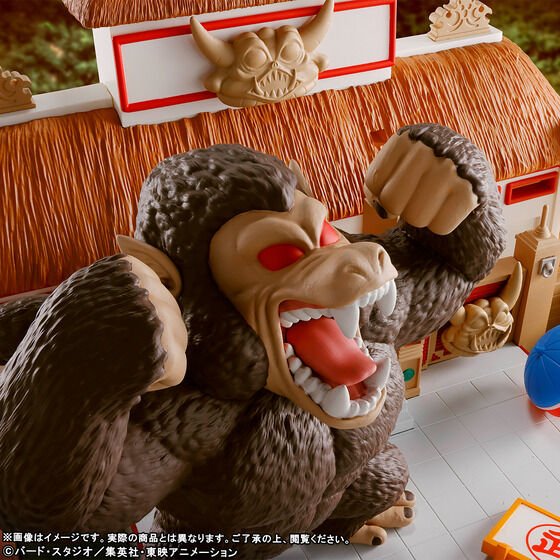 guernicass4's tweet photo. ドラゴンボール ワールドコレクタブルフィギュア PREMIUM-天下一武道会セット-

27年3月発送予定
29700円

プレミアムバンダイにて本日10月5日12時販売開始です！
https://t.co/1xP6iZmJUI

【サイズ】
天下一武道会会場・・・全高約24cm 
孫悟空・・・約4㎝ 
ジャッキー・チュン・・・約6㎝ 
大猿(孫悟空)・・・約15㎝ 
天下一武道会アナウンサー・・・約7㎝