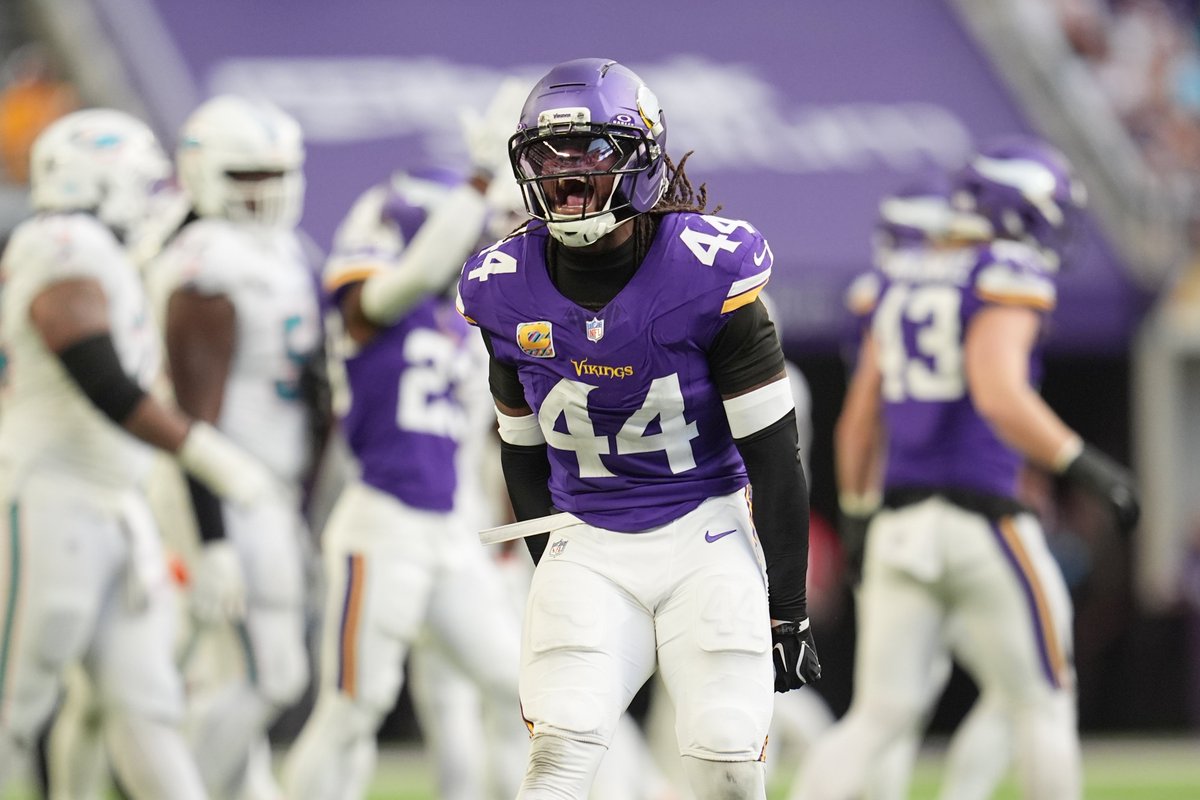 The 4-0 @​Vikings! 
 [📷](https://pbs.twimg.com/media/HT0nlmqaEAAUVFk.jpg) https://pbs.twimg.com/media/HT0nlmqaEAAUVFk.jpg https://pbs.twimg.com/media/HT0nlmqaE