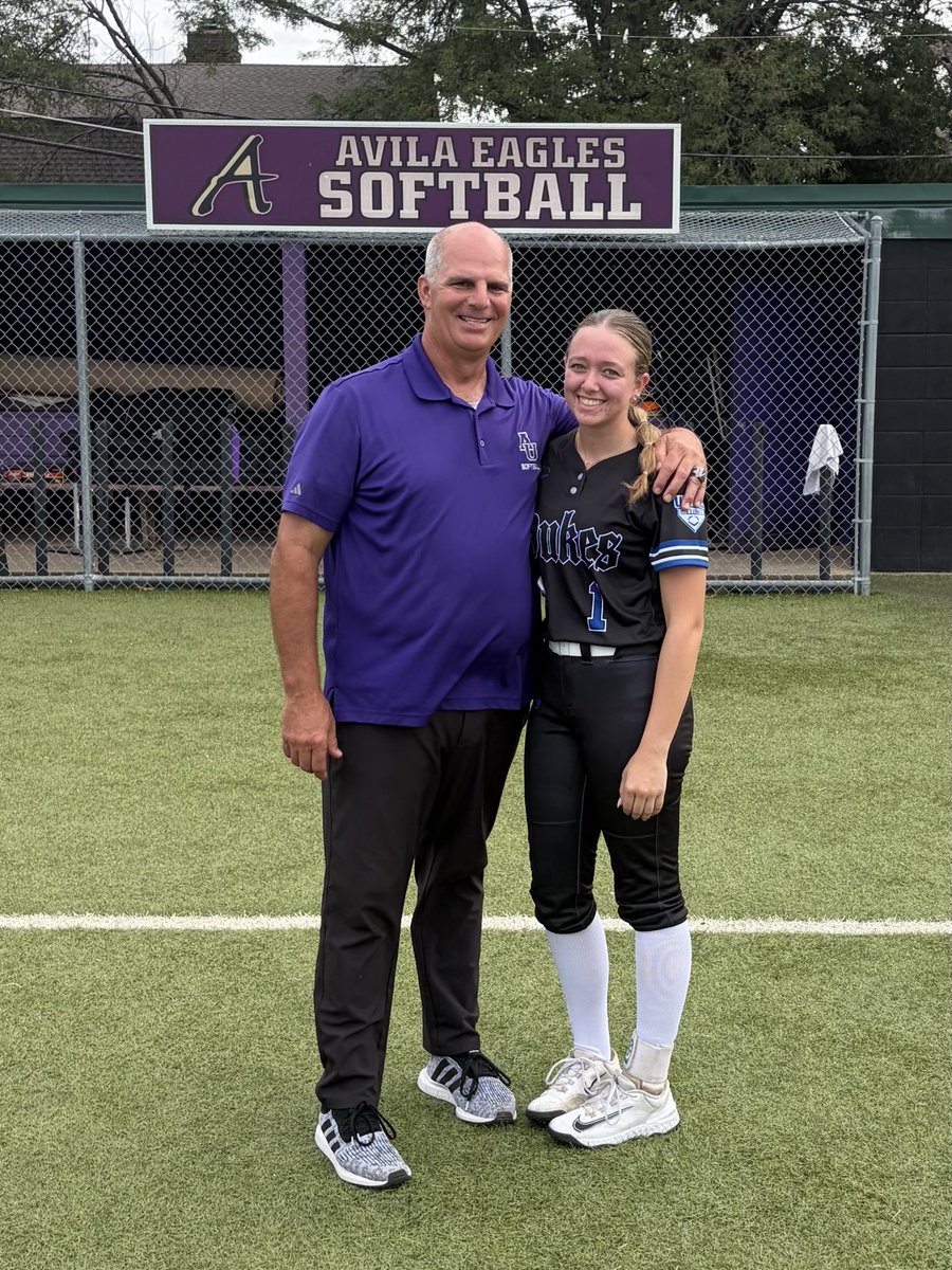 t_gripka28's tweet photo. Thank you @Avila_Softball for a great weekend. I had an amazing time at your camp last weekend. Thank you Coach Kennedy for putting on a great camp. I loved hanging out with your current players and getting to know more about the program and the school. #goeagles 💜💛 https://t.co/PMuGB0WB5Q
