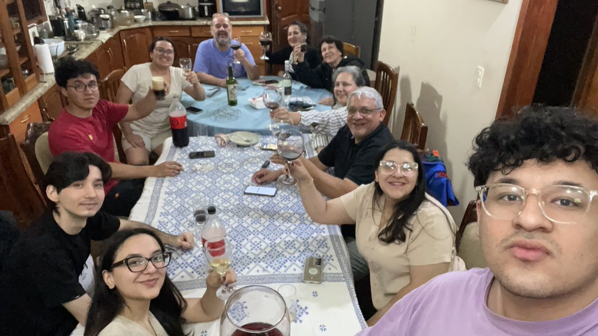 luerbevi's tweet photo. Que viva la DEMOCRACIA https://t.co/Ng3fNEaTr1