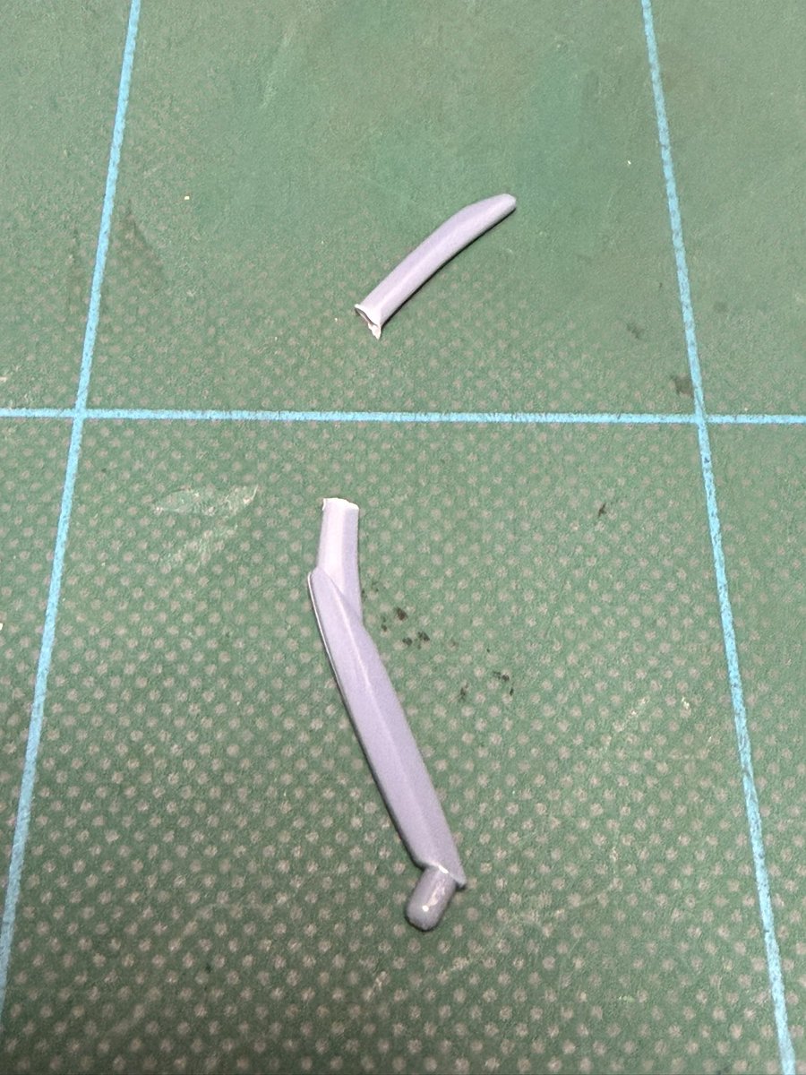 12zEu's tweet photo. BB戦士の復活闇将軍の暗黒のかけらが折れてた、よりによって手に入れ難い武者砕虎摩亜屈の付属のやつ、まぁ手に入れた時は初版のやつぽかったから劣化かな

さてと、どうやって直すかな https://t.co/SG3cBQCpuY