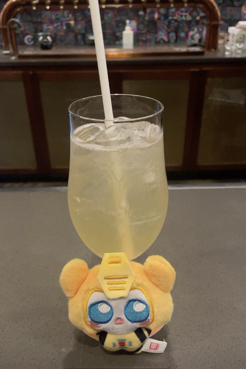 Small_Lady_Dani's tweet photo. @loser_lenny Cheers!🥂 https://t.co/nZu5YHJS22