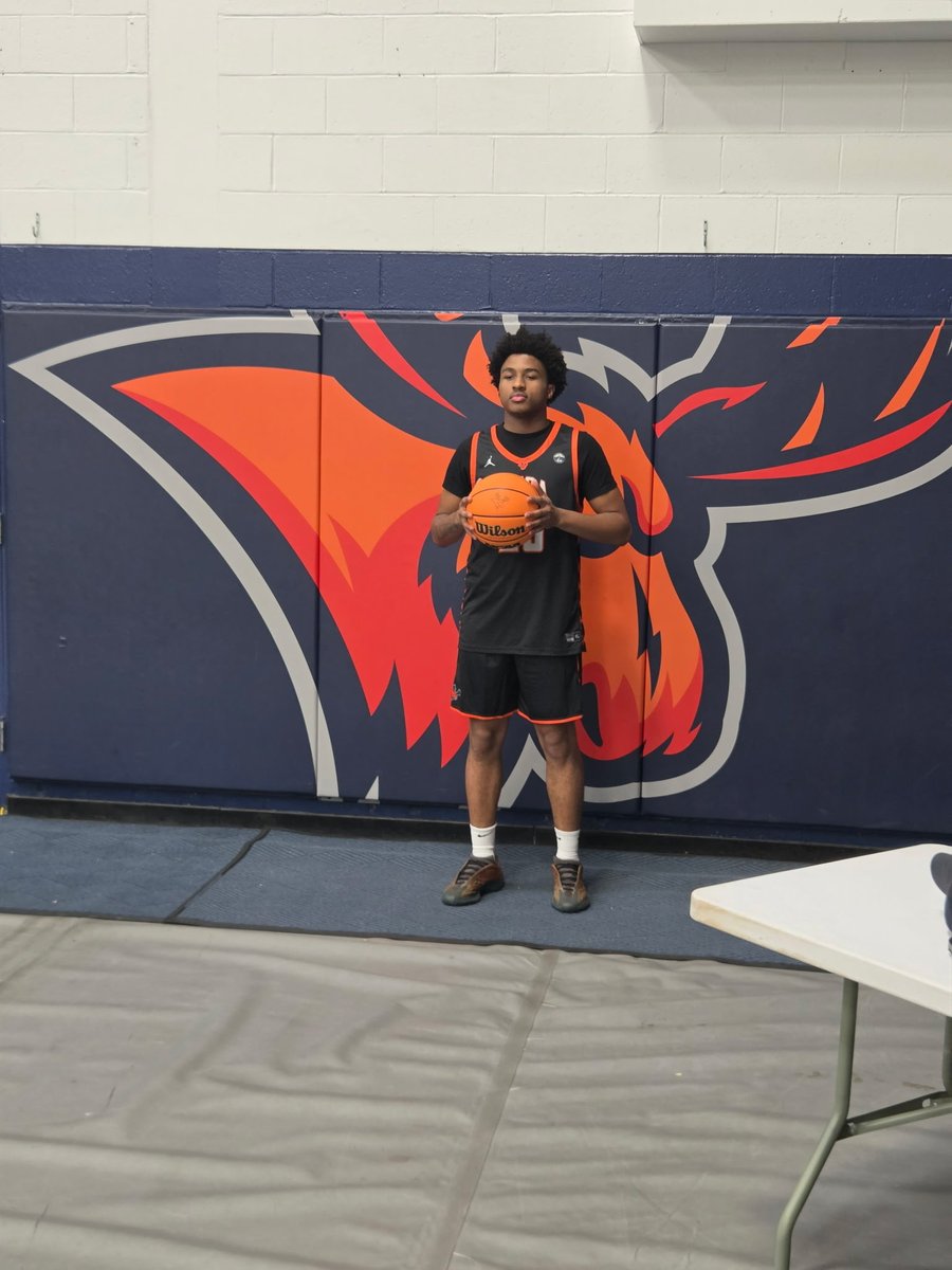 jamesr_225's tweet photo. After a great visit and conversation with Coach Coffey and Doyle @UticaBBall I’m blessed to say I’ve been offered a roster spot on the 27-28 Utica Men’s Basketball Team. Thank you to the team, coaches, staff and community for great hospitality! https://t.co/AQA8bv9MO2