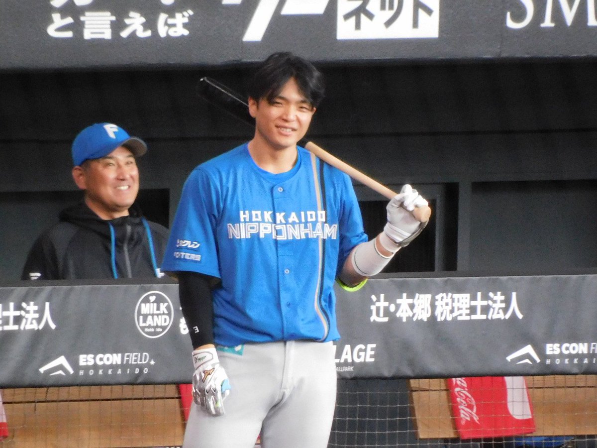 a10mi7's tweet photo. エスコンでビジターユニ姿
観れました☺️

あまり、ベンチ撮らないけど、
撮りたくなるよね～😆
 #郡司裕也 https://t.co/5cjs7GVXka