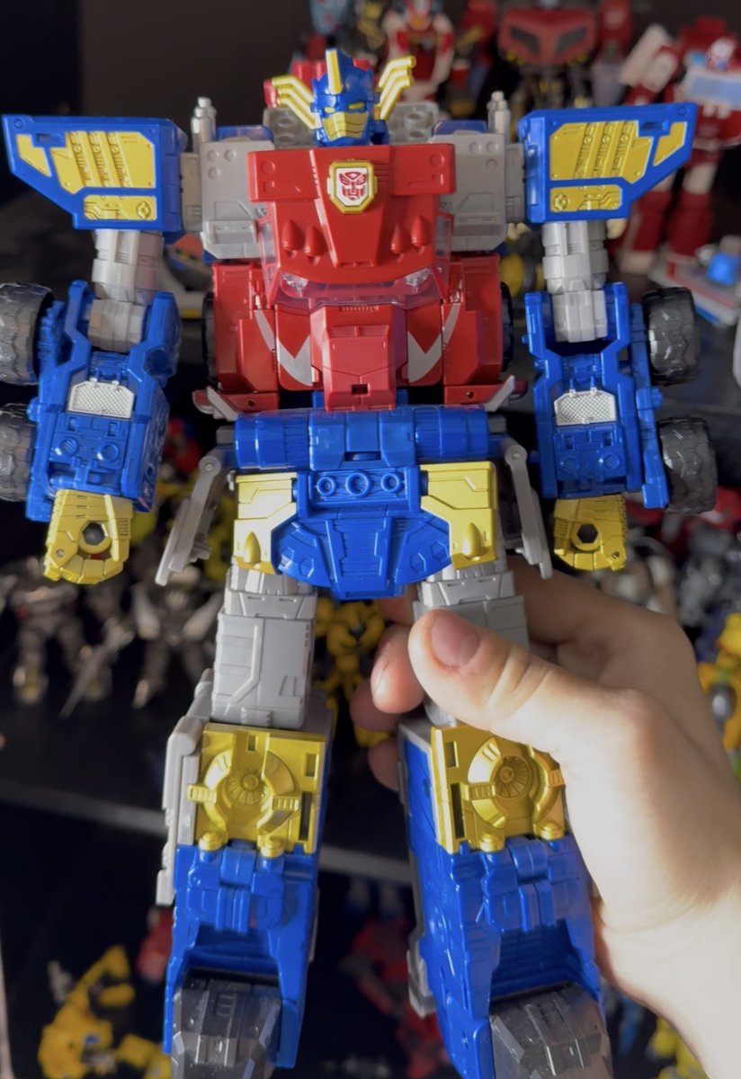 Fluxprime84's tweet photo. Armada Optimus Prime https://t.co/rTp6yntnkd