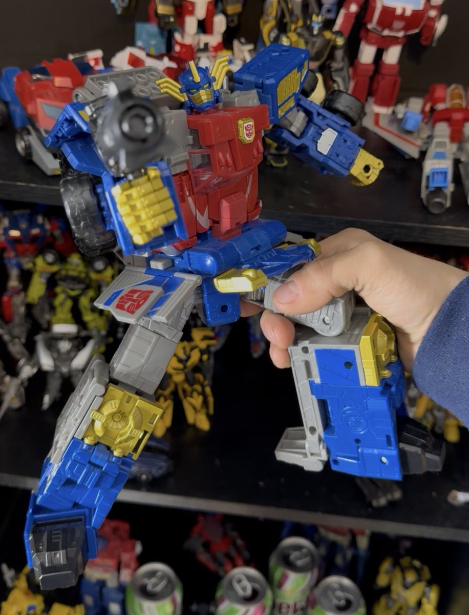 Fluxprime84's tweet photo. Armada Optimus Prime https://t.co/rTp6yntnkd